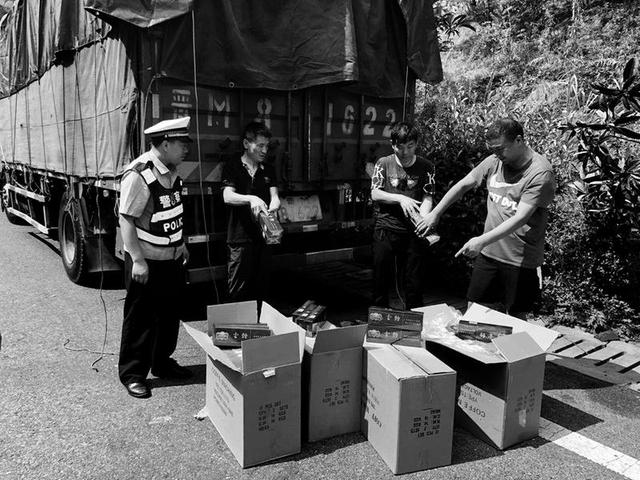 安康查獲非法運輸云煙16400余條 案值達160萬元